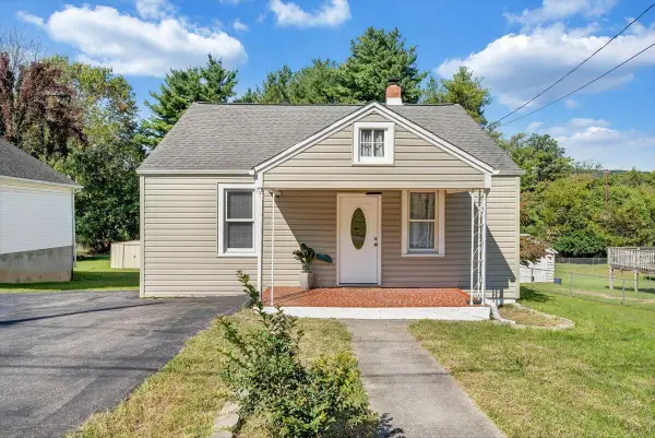 3647 Ventnor, Roanoke, VA 24014