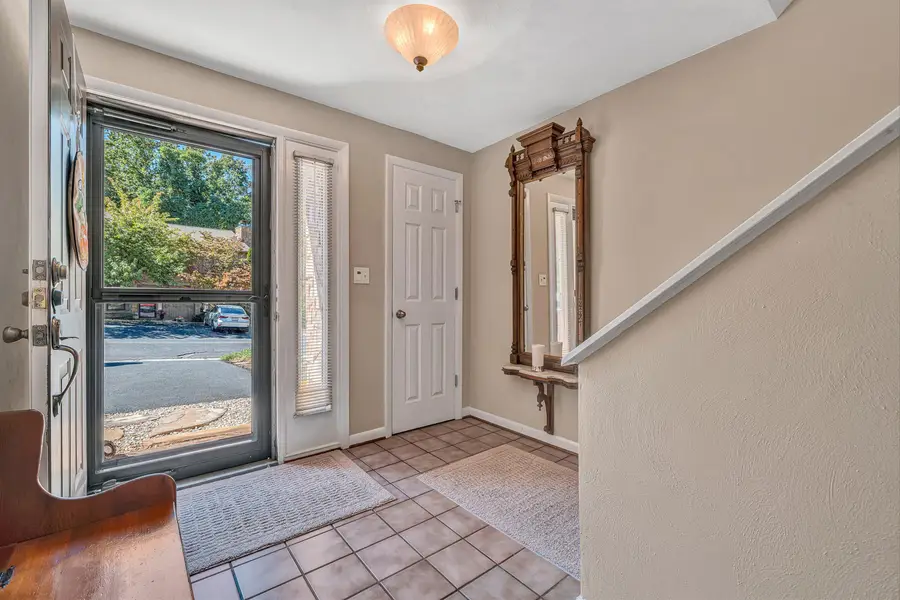 3394 Londonderry, Roanoke, VA 24018 - #3