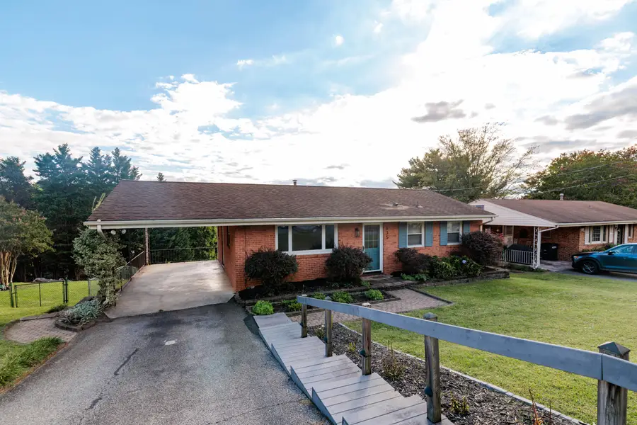 635 E Augusta, Vinton, VA 24179 - #2