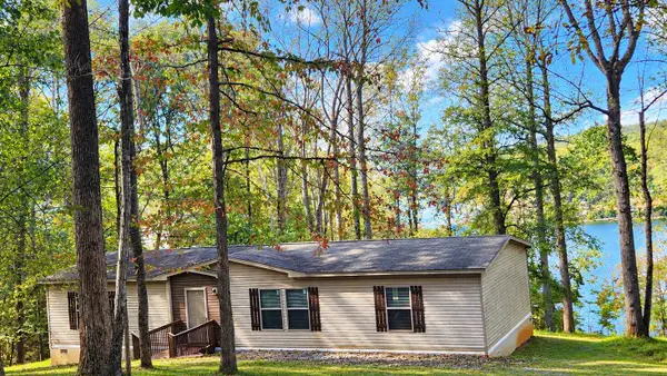 300 Whisperway, Moneta, VA 24121