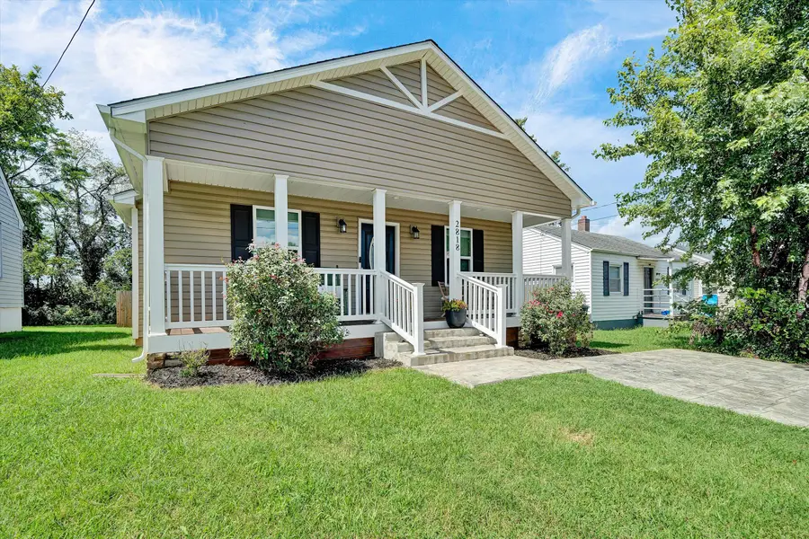2818 Ridgefield, Roanoke, VA 24012 - #2
