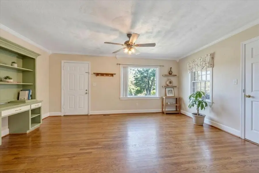 2812 Sweetbrier, Roanoke, VA 24015 - #2