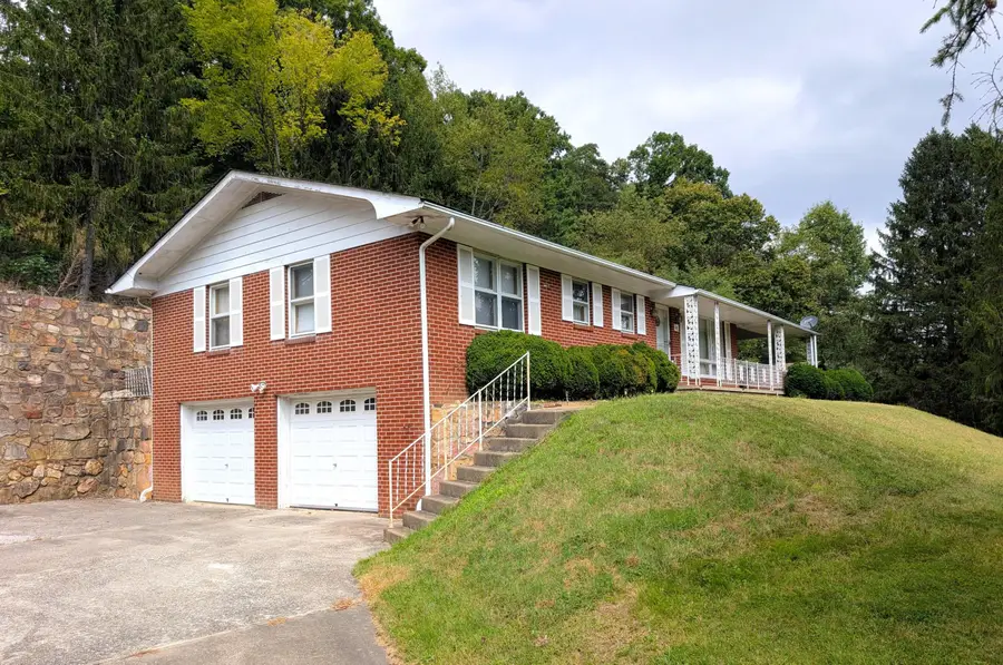 2802 Winterberry, Covington, VA 24426 - #2
