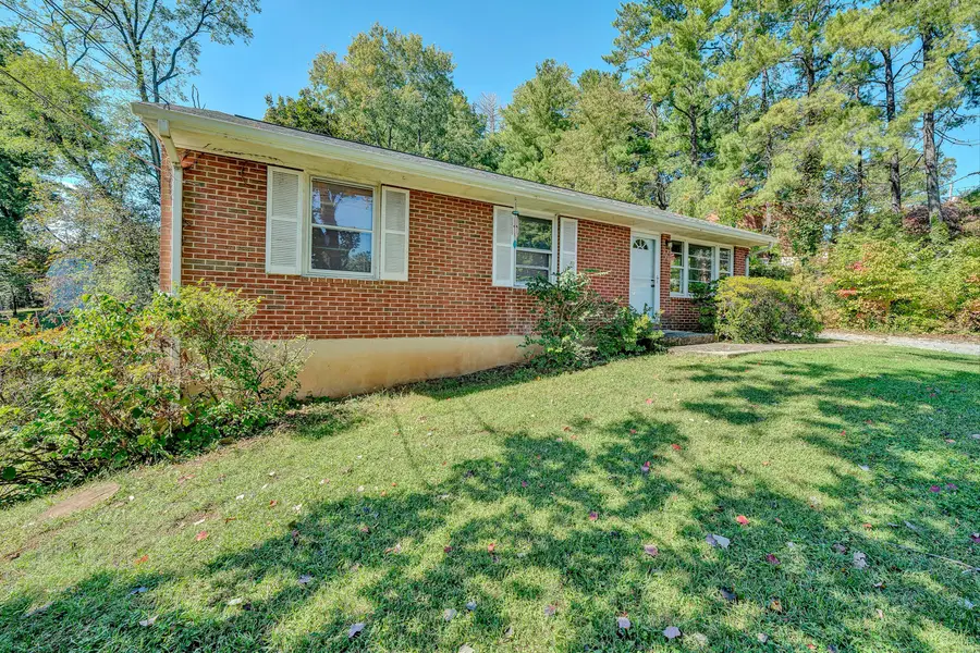 720 Kenyon, Vinton, VA 24179 - #3