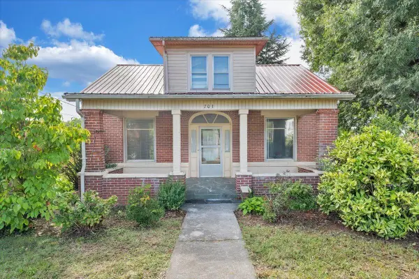 703 Henry, Gretna, VA 24557