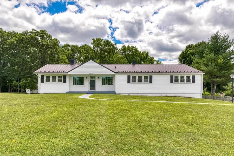 1840 Peppers Ferry, Pulaski, VA 24301 - #2