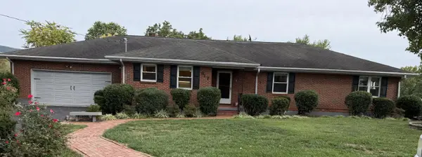 817 Ridgecrest, Roanoke, VA 24019