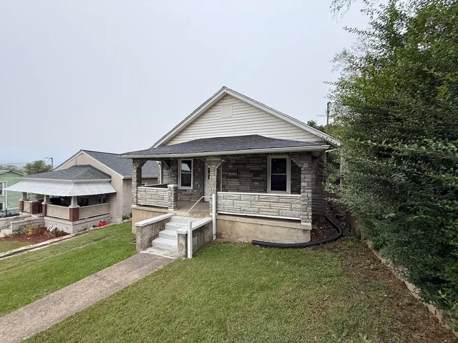 352 E Prospect, Covington, VA 24426 - #3
