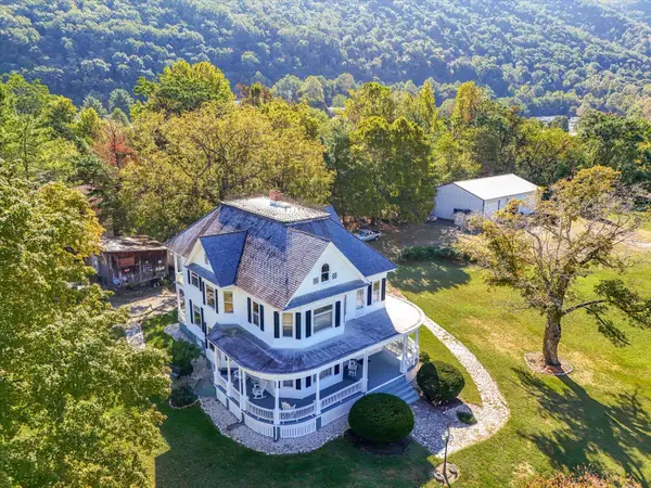 7805 Roanoke, Elliston, VA 24087