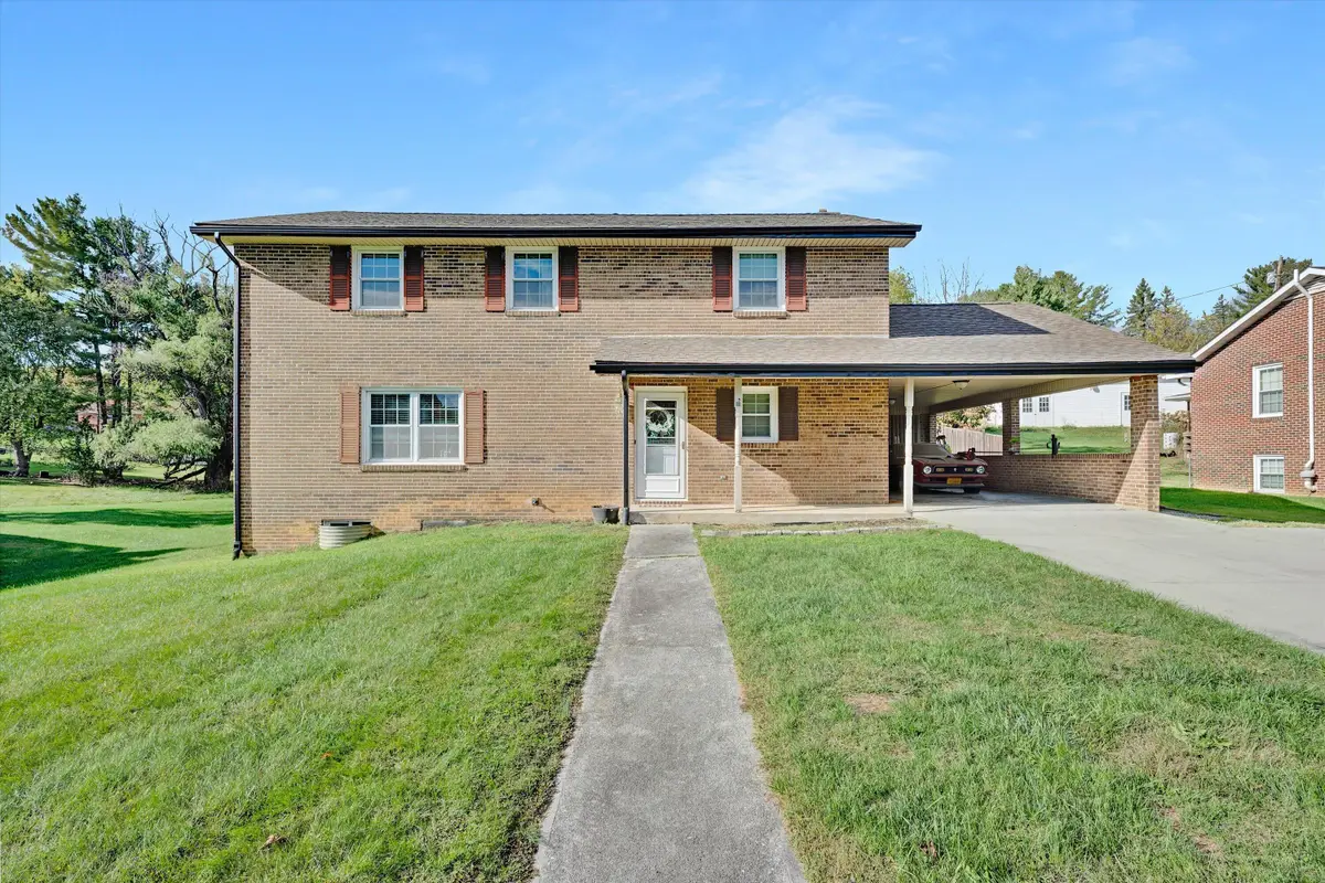 1307 Hopkins, Pulaski, VA 24301 - #1