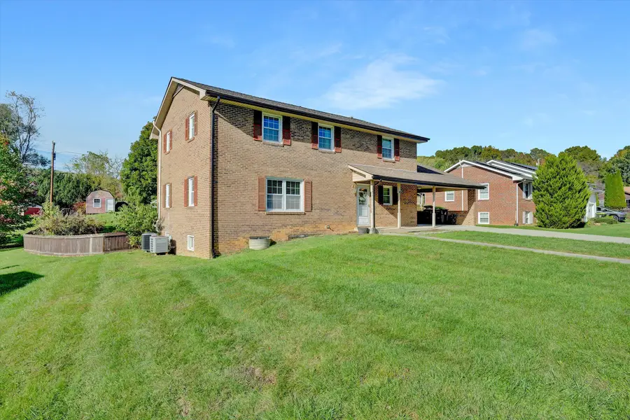 1307 Hopkins, Pulaski, VA 24301 - #2