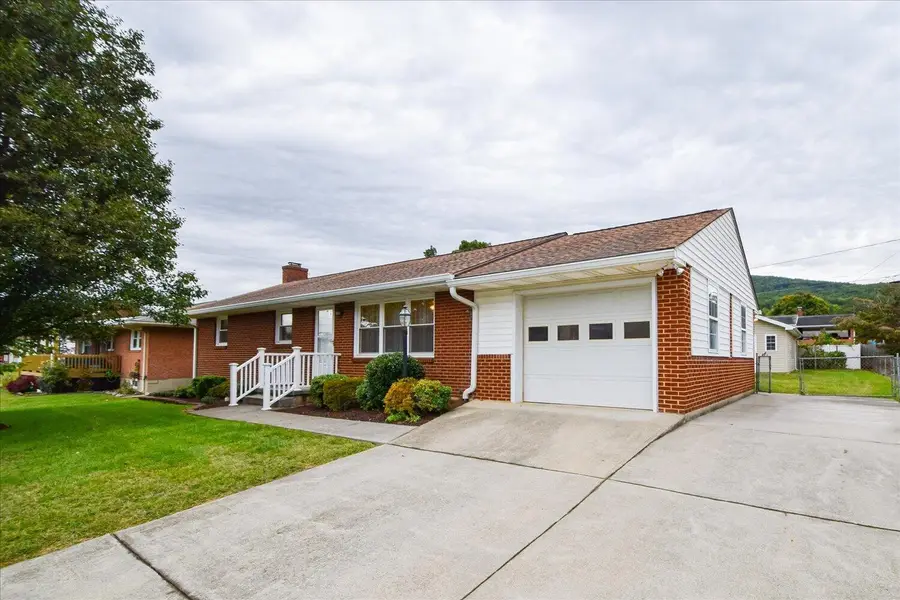1417 Azalea, Salem, VA 24153 - #2