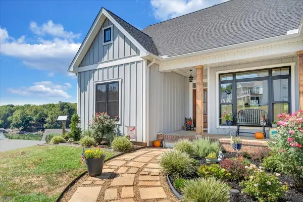 41 Old Point, Moneta, VA 24121