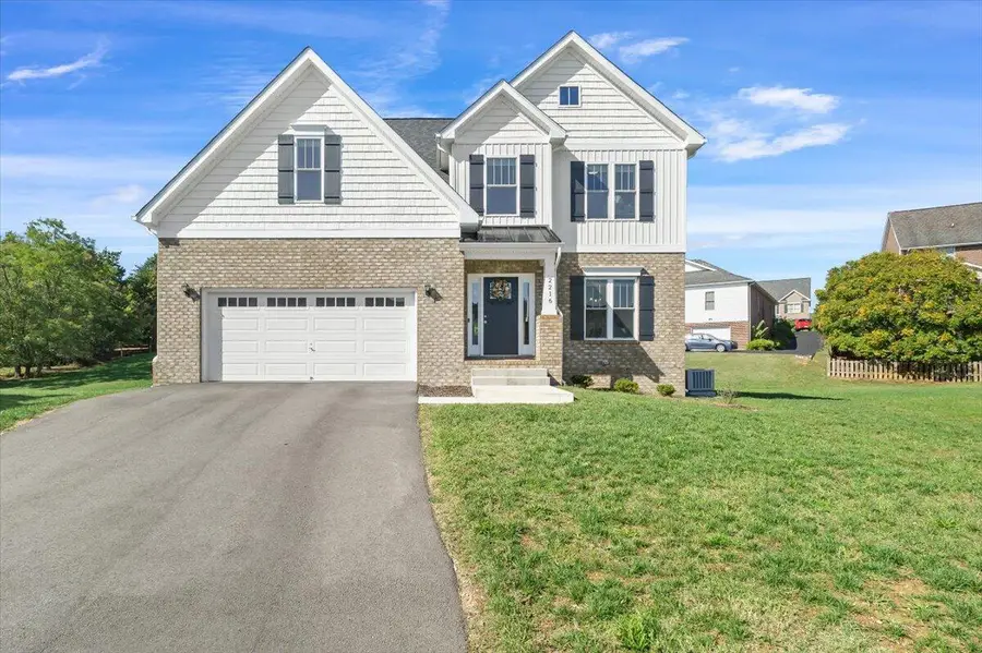 2216 Foxfield, Salem, VA 24153 - #3