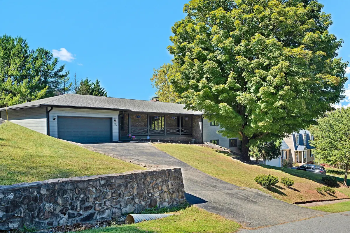 302 Chestnut, Pearisburg, VA 24134 - #1