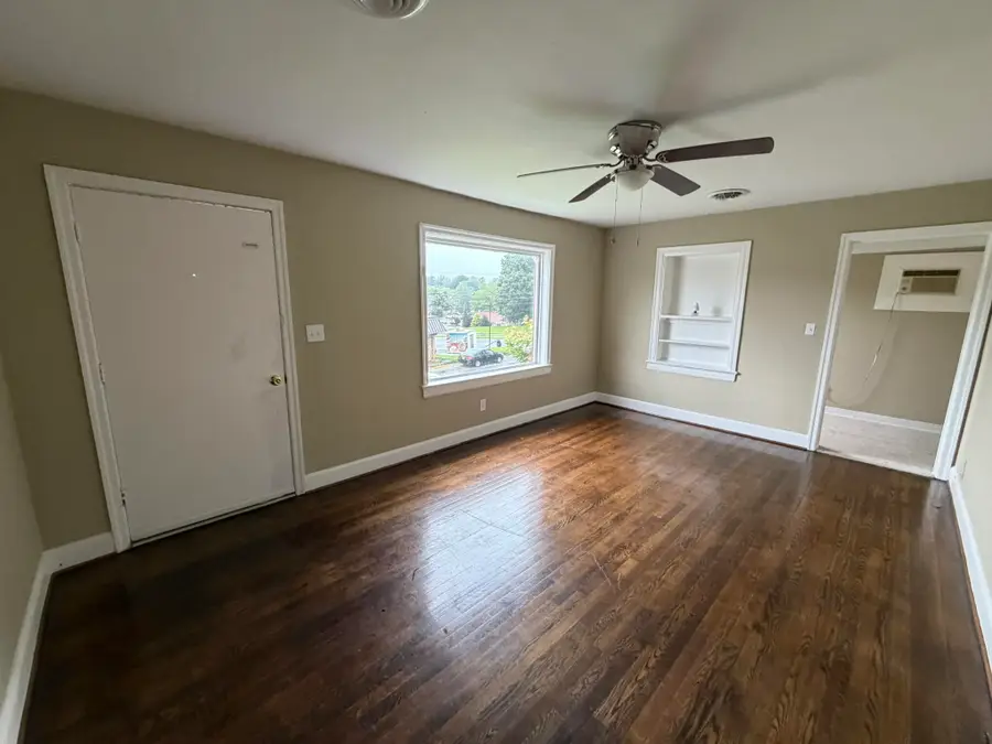 2822 Sweetbrier, Roanoke, VA 24015 - #2