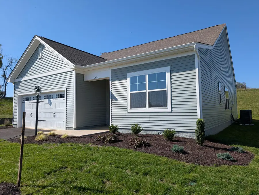7451 King's Pointe, Fairlawn, VA 24141 - #2