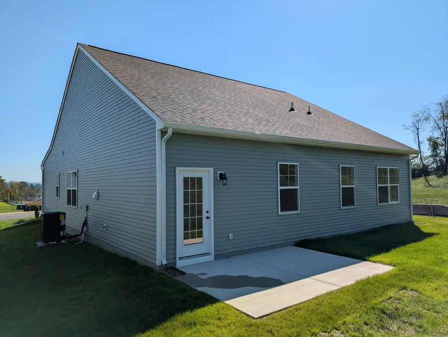 7451 King's Pointe, Fairlawn, VA 24141 - #3