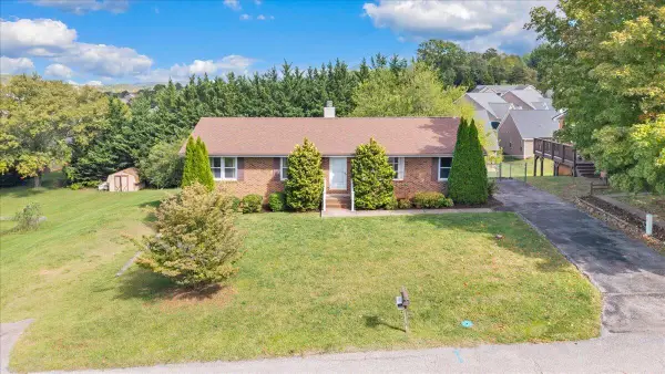 8126 Hunters, Roanoke, VA 24019