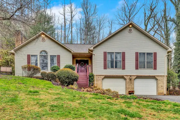 7511 Mount Chestnut, Roanoke, VA 24018