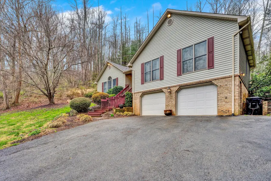 7511 Mount Chestnut, Roanoke, VA 24018 - #3
