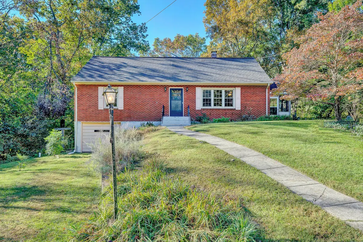 1482 Wolf Creek, Vinton, VA 24179 - #1