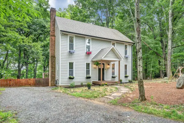 20 Ledges, Hardy, VA 24101