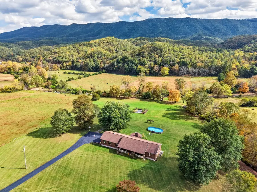 1748 Upper Craigs Creek, Catawba, VA 24070 - #2