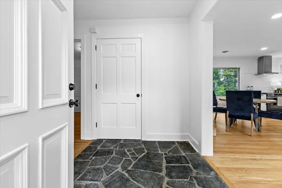 3751 Londonderry, Roanoke, VA 24014 - #2