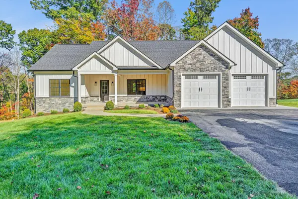 506 Peaks View, Moneta, VA 24121
