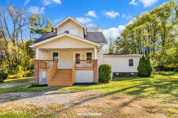 2141 Hollins, Roanoke, VA 24012