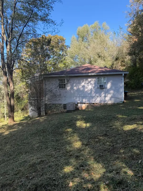 1059 S Johnson, Covington, VA 24426