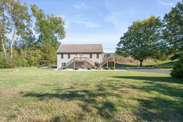 8796 Roanoke, Elliston, VA 24087