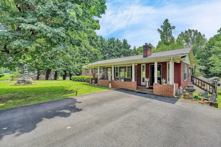 63 Archway, Bassett, VA 24055 - #3