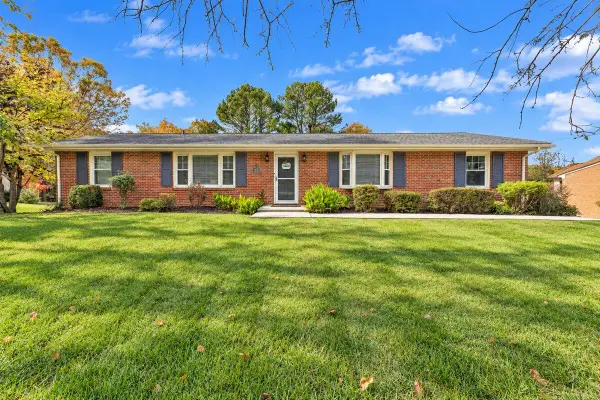 1913 Mcvitty, Salem, VA 24153