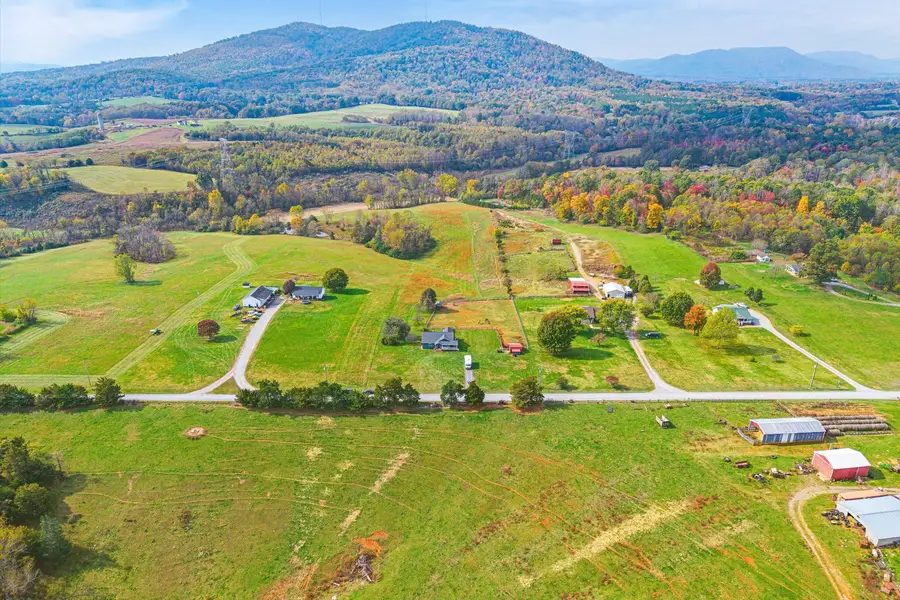 1949 Von Roy, Moneta, VA 24121 - #2