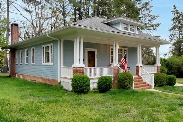 206 First Ave, Farmville, VA 23901