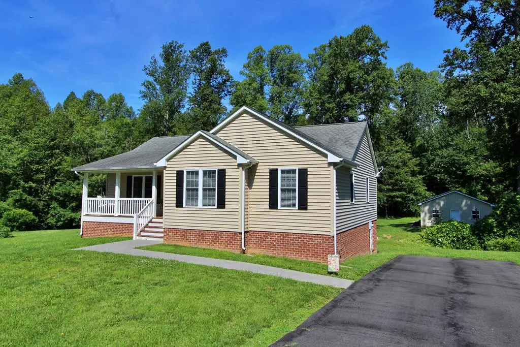 207 Sunnydale Ave, Appomattox, VA 24522 - Image #1