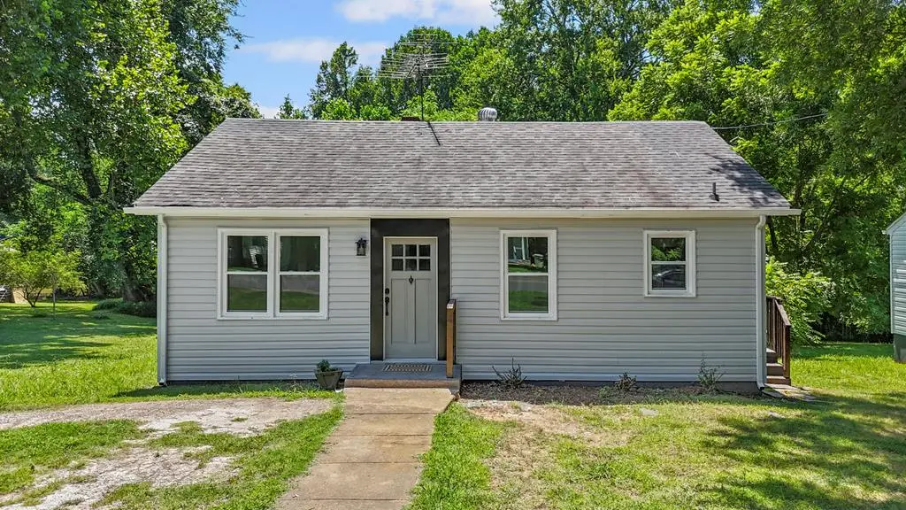 607 Longwood Avenue, Farmville, VA 23901 - #1