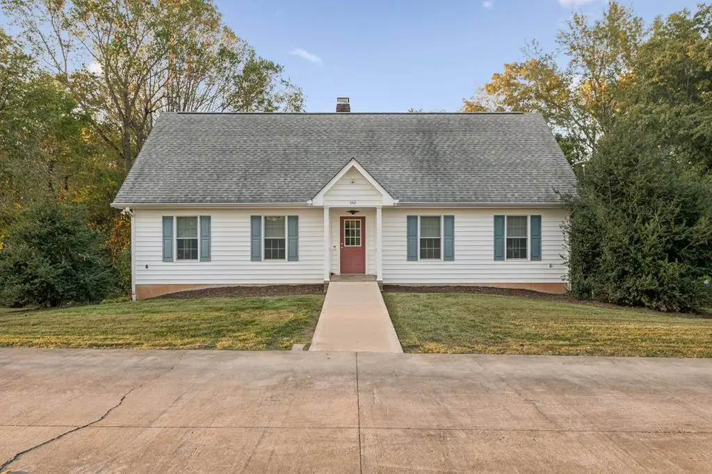 542 Ampthill Road, Cartersville, VA 23027 - #1