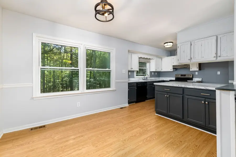 404 Benton St, South Hill, VA 23970 - Image #2