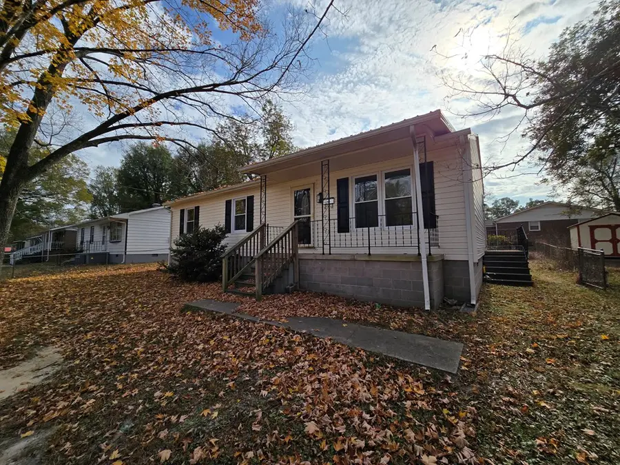 302 Irvin, Blackstone, VA 23824 - #3