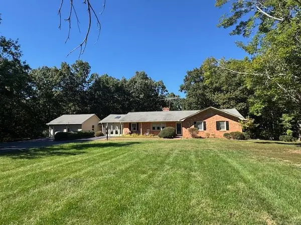 733 Morning Star Rd, Appomattox, VA 24522