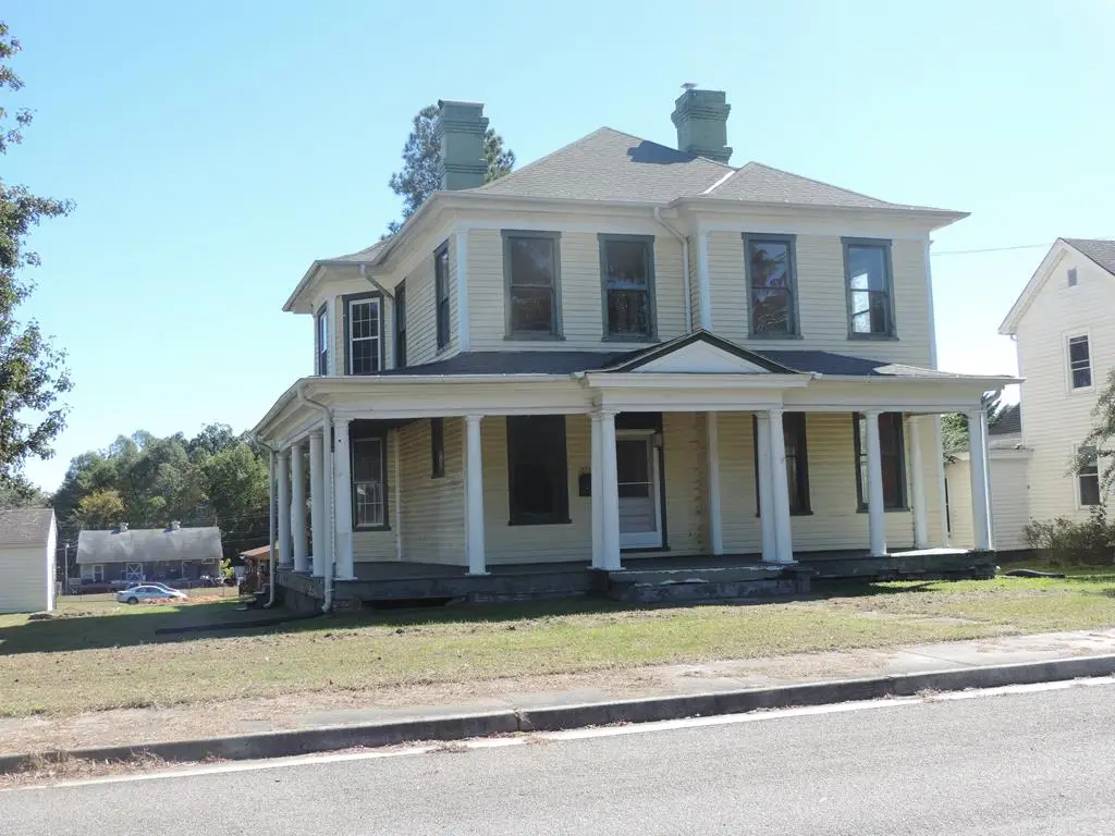 303 Brunswick Avenue, Blackstone, VA 23824 - Image #1