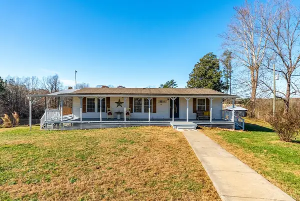 299 Arvins Store Rd, Meherrin, VA 23954