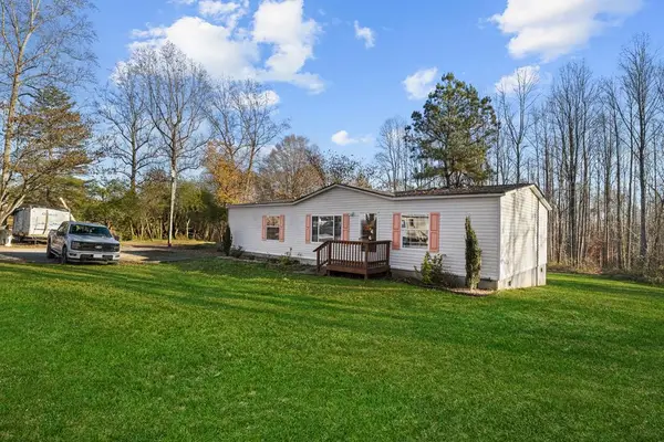 397 Trices Lake Rd, Columbia, VA 23038
