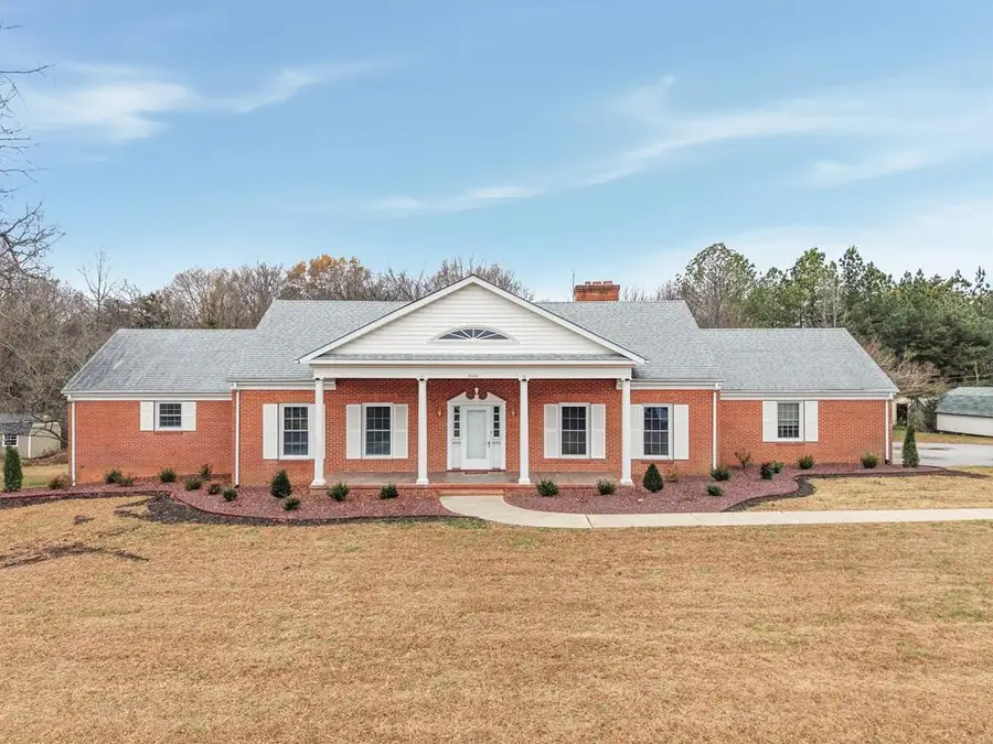 308 Dana Dr, Farmville, VA 23901 - Image #2