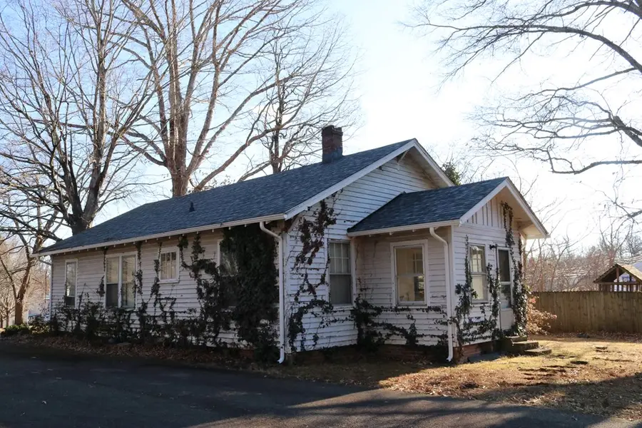 205 Cedar Ave, Farmville, VA 23901 - Image #3