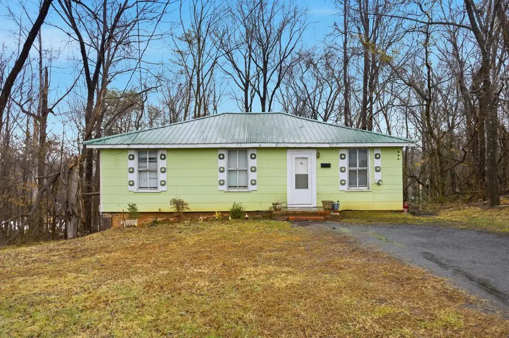 602 Longwood Ave, Farmville, VA 23901 - Image #1