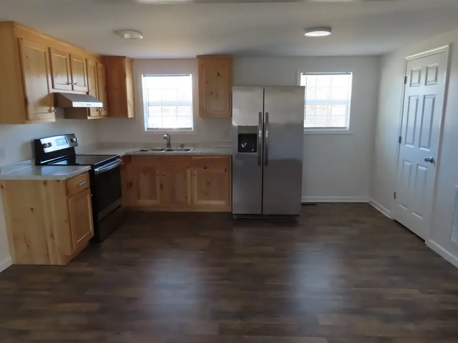 408 Stratton Street, Crewe, VA 23930 - Image #3